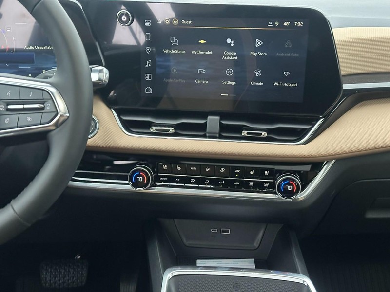 Chevrolet Equinox Vehicle Full-screen Gallery Image 8