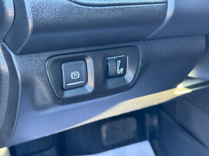 GMC Acadia Vehicle Full-screen Gallery Image 19