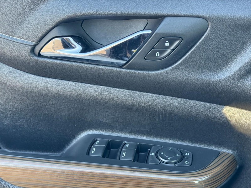 GMC Acadia Vehicle Full-screen Gallery Image 26