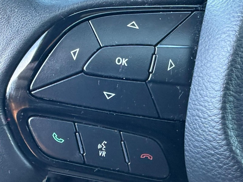 Chrysler 300 Vehicle Full-screen Gallery Image 21