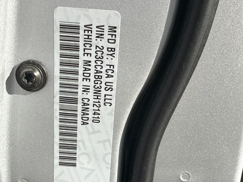 Chrysler 300 Vehicle Full-screen Gallery Image 27