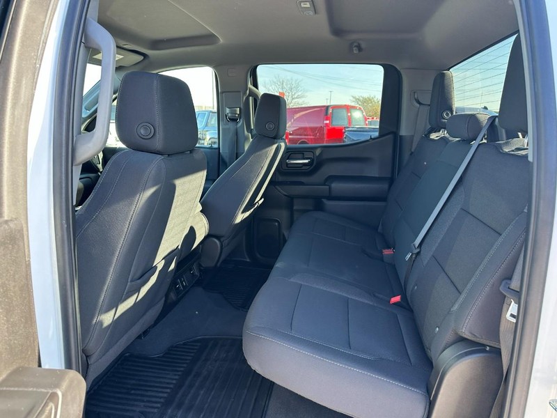 GMC Sierra 1500 Vehicle Full-screen Gallery Image 10