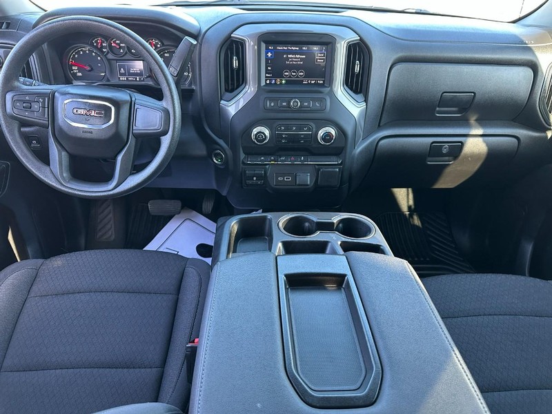 GMC Sierra 1500 Vehicle Full-screen Gallery Image 11