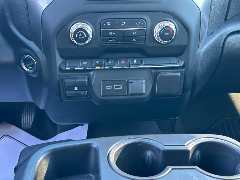 GMC Sierra 1500 Vehicle Full-screen Gallery Image 14