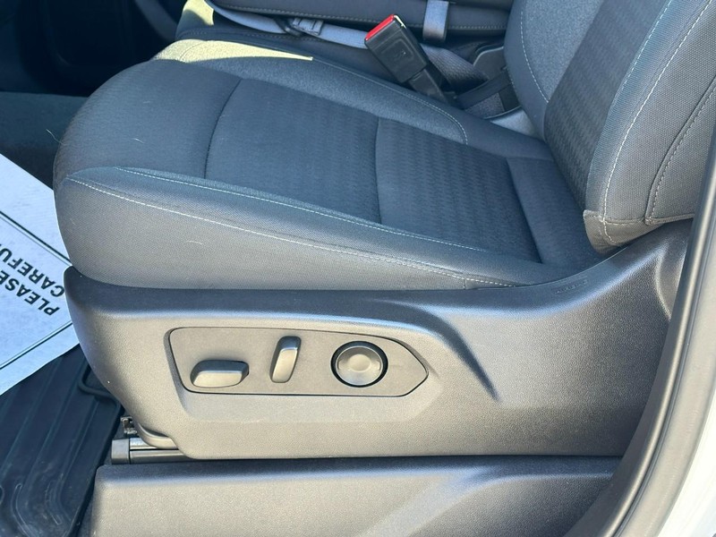 GMC Sierra 1500 Vehicle Full-screen Gallery Image 17