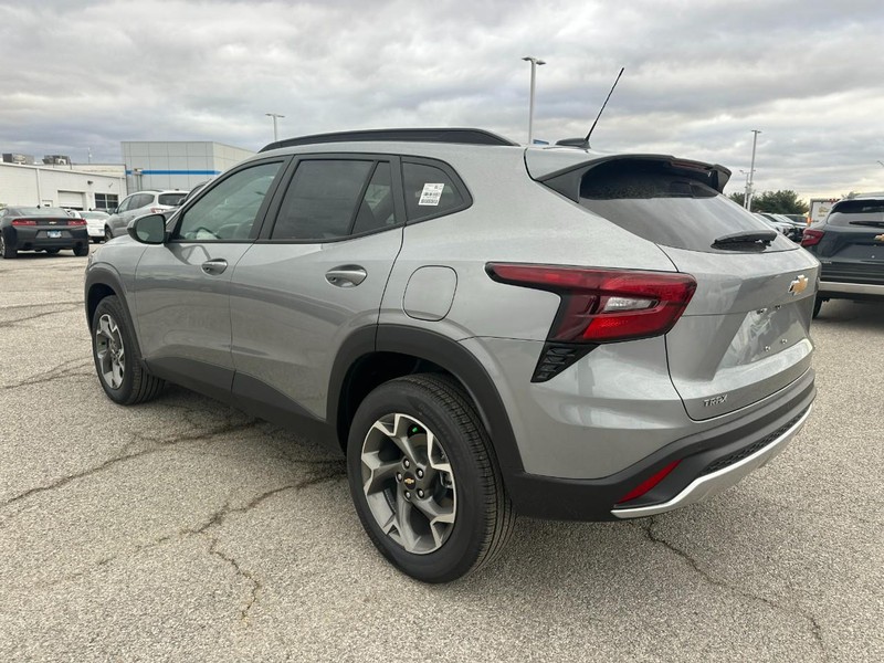 Chevrolet Trax Vehicle Full-screen Gallery Image 3