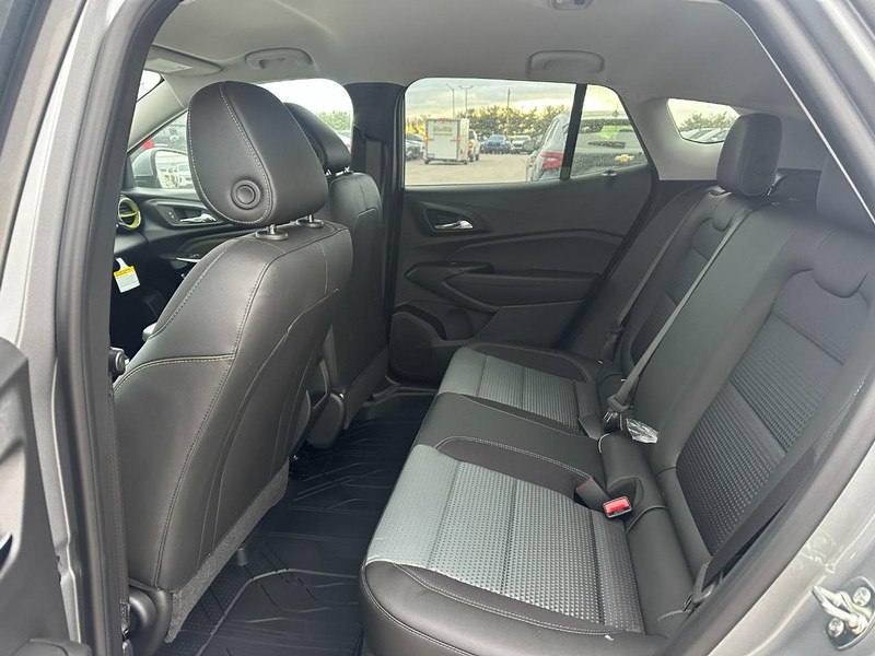 Chevrolet Trax Vehicle Full-screen Gallery Image 4