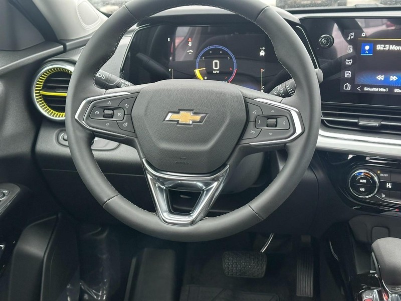 Chevrolet Trax Vehicle Full-screen Gallery Image 6