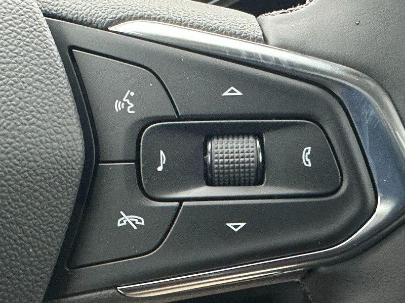 Chevrolet Trax Vehicle Full-screen Gallery Image 12