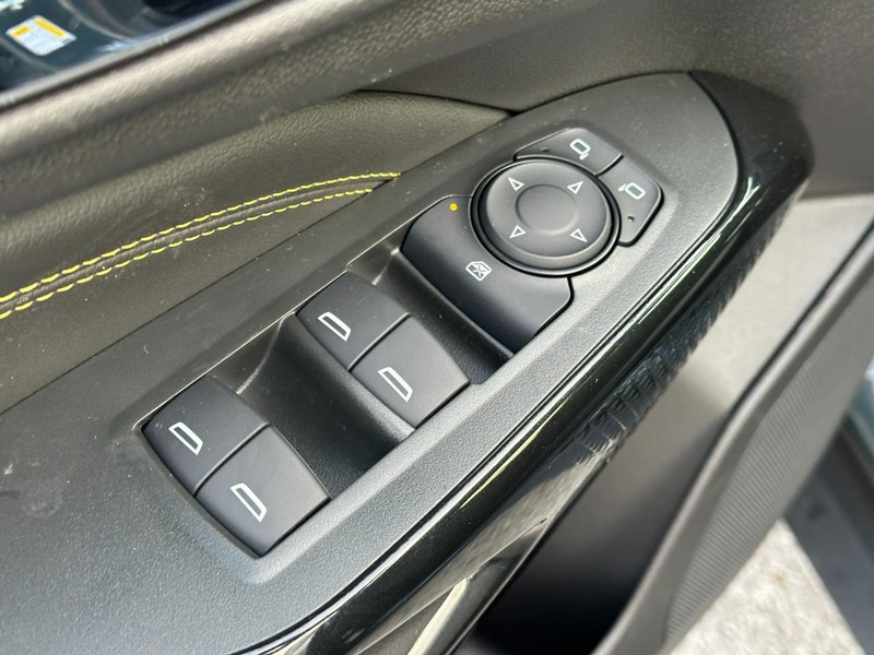 Chevrolet Trax Vehicle Full-screen Gallery Image 9