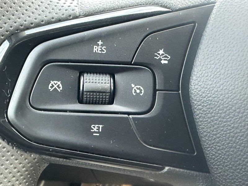 Chevrolet Trax Vehicle Full-screen Gallery Image 11