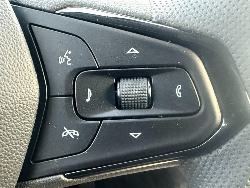 Chevrolet Trax Vehicle Full-screen Gallery Image 12