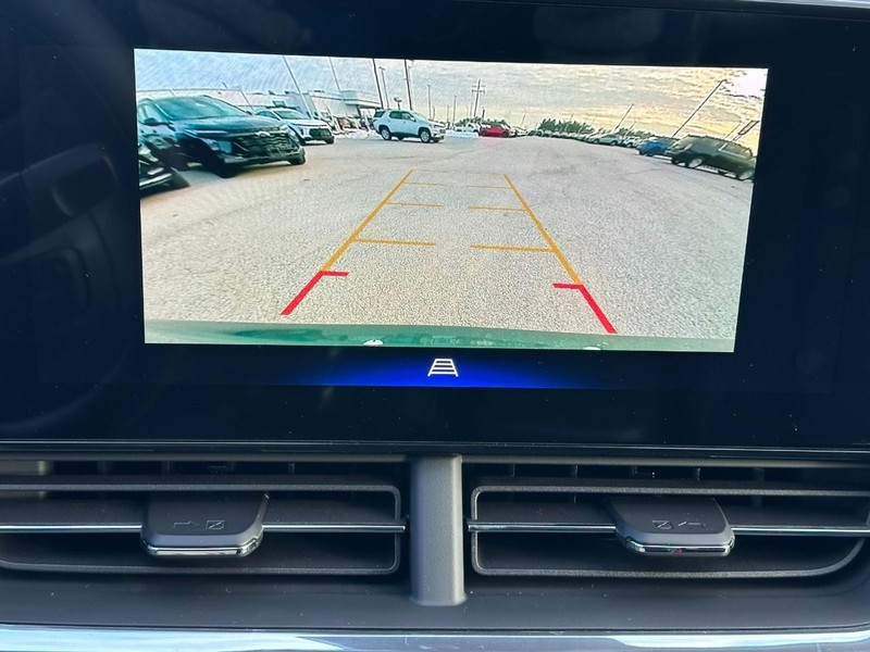 Chevrolet Trax Vehicle Full-screen Gallery Image 13