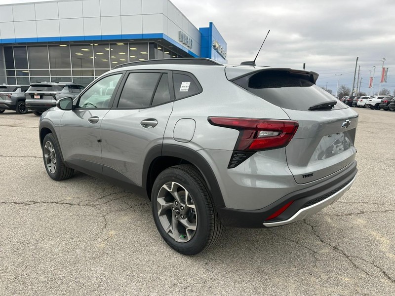 Chevrolet Trax Vehicle Full-screen Gallery Image 3