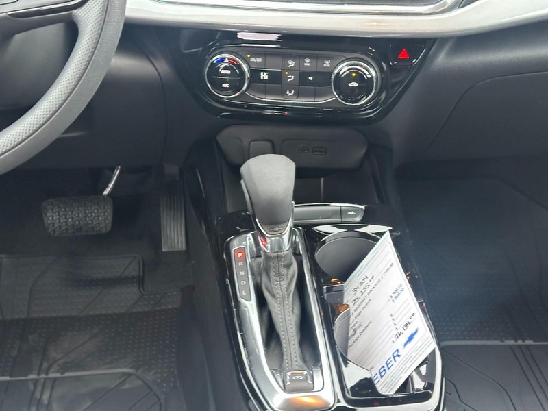 Chevrolet Trax Vehicle Full-screen Gallery Image 8