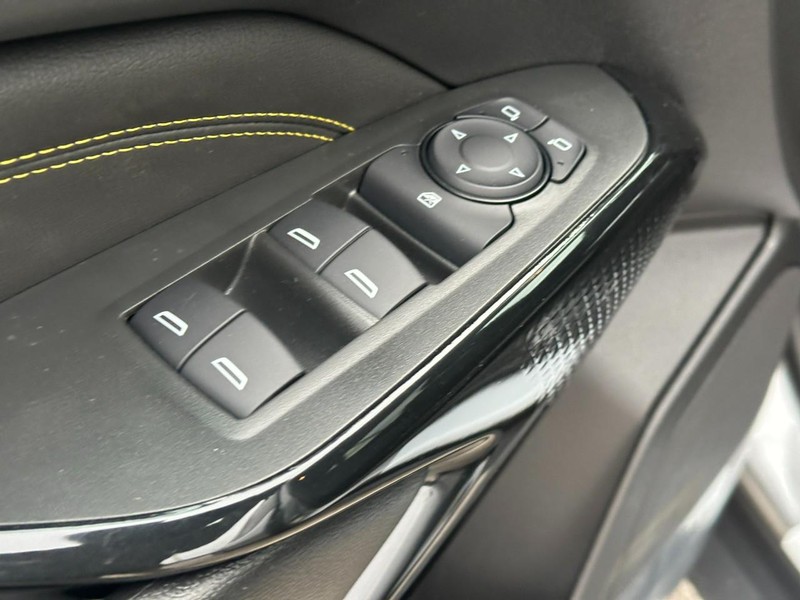 Chevrolet Trax Vehicle Full-screen Gallery Image 9