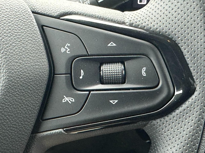 Chevrolet Trax Vehicle Full-screen Gallery Image 12