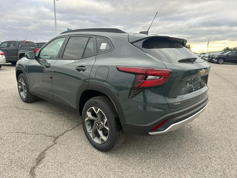 Chevrolet Trax Vehicle Full-screen Gallery Image 3