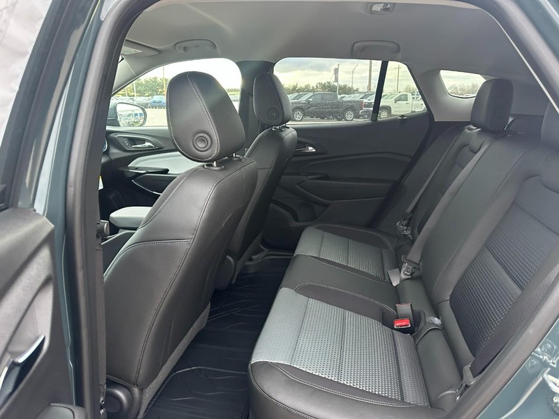 Chevrolet Trax Vehicle Full-screen Gallery Image 4