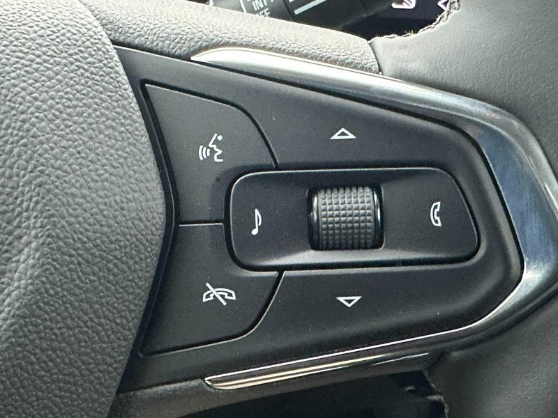 Chevrolet Trax Vehicle Full-screen Gallery Image 12