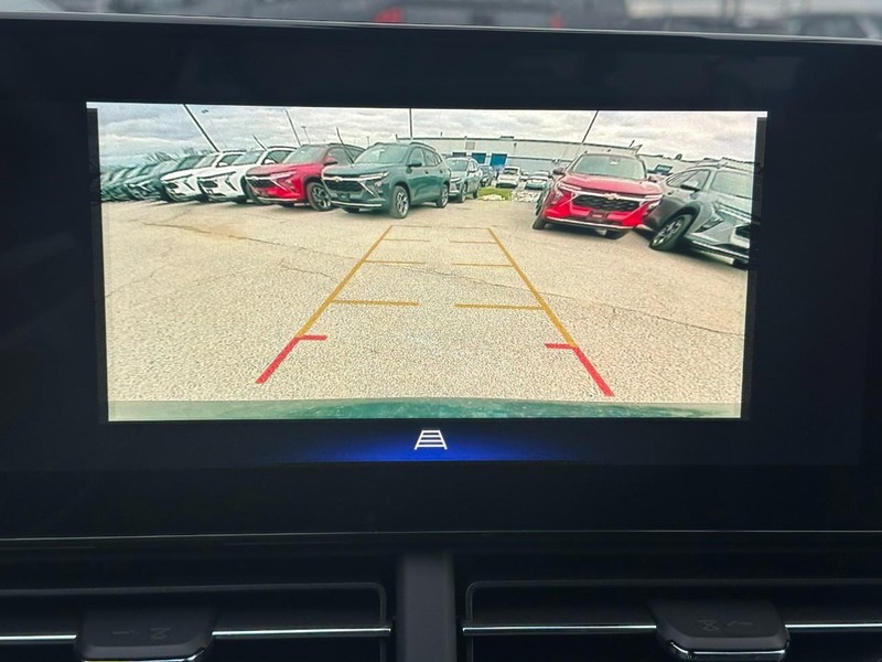 Chevrolet Trax Vehicle Full-screen Gallery Image 14