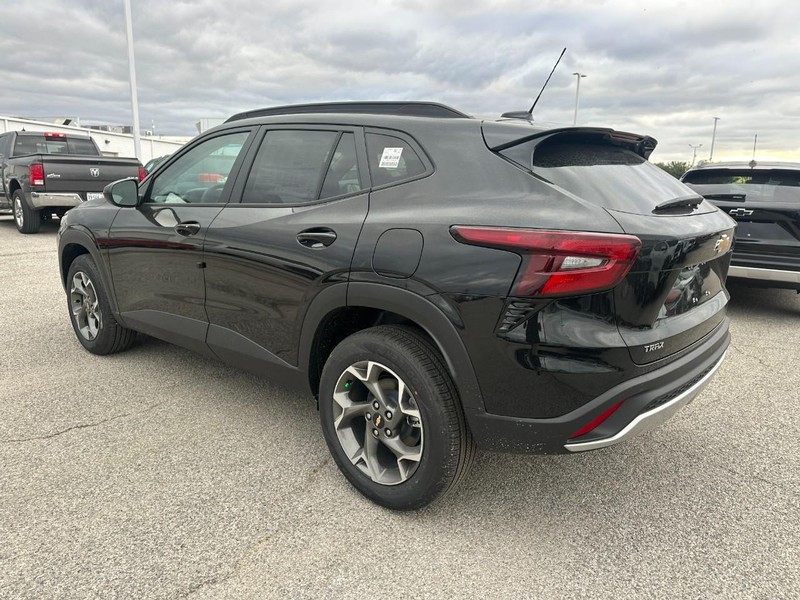 Chevrolet Trax Vehicle Full-screen Gallery Image 3