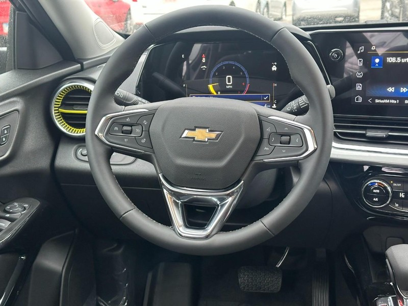 Chevrolet Trax Vehicle Full-screen Gallery Image 7