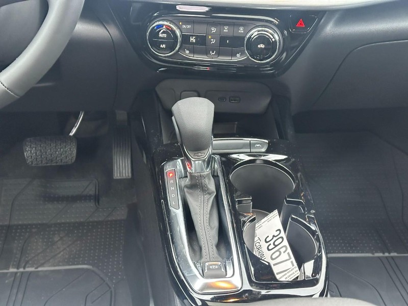 Chevrolet Trax Vehicle Full-screen Gallery Image 9