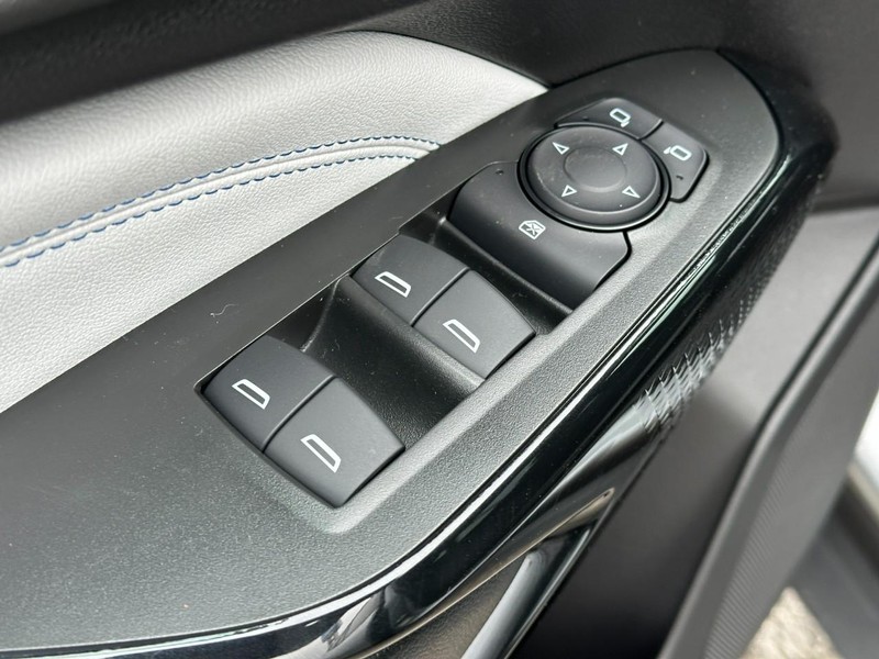 Chevrolet Trax Vehicle Full-screen Gallery Image 9