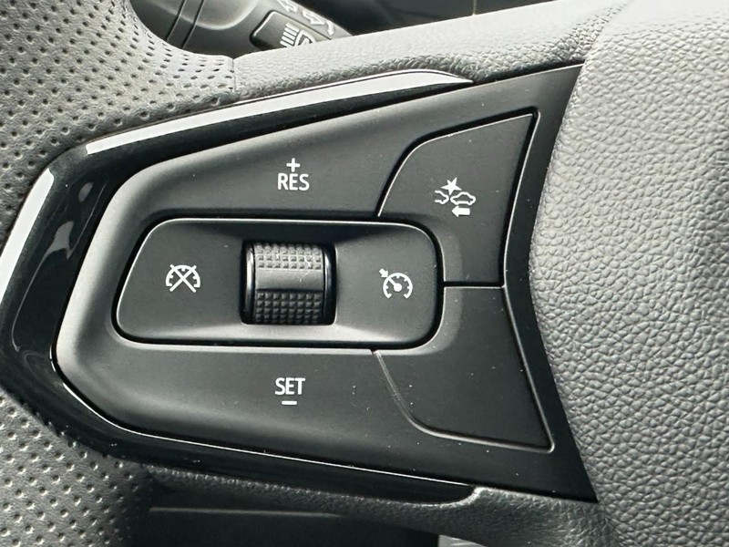 Chevrolet Trax Vehicle Full-screen Gallery Image 11