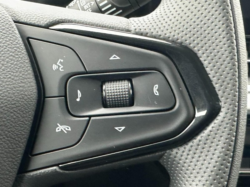 Chevrolet Trax Vehicle Full-screen Gallery Image 12