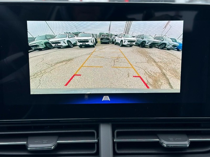 Chevrolet Trax Vehicle Full-screen Gallery Image 13