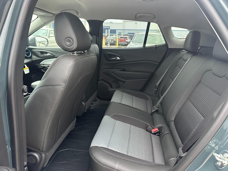 Chevrolet Trax Vehicle Full-screen Gallery Image 4