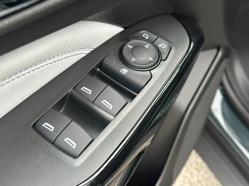 Chevrolet Trax Vehicle Full-screen Gallery Image 9