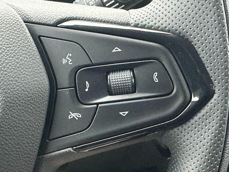 Chevrolet Trax Vehicle Full-screen Gallery Image 11