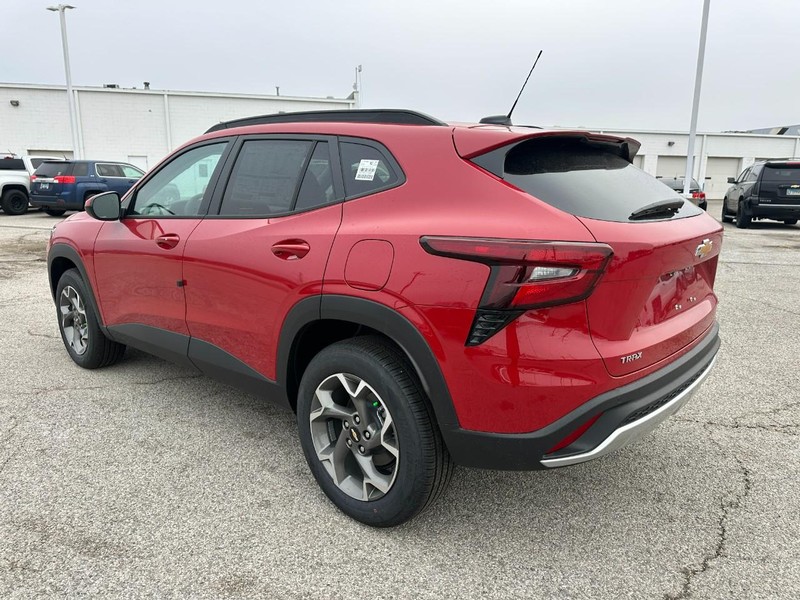 Chevrolet Trax Vehicle Full-screen Gallery Image 3