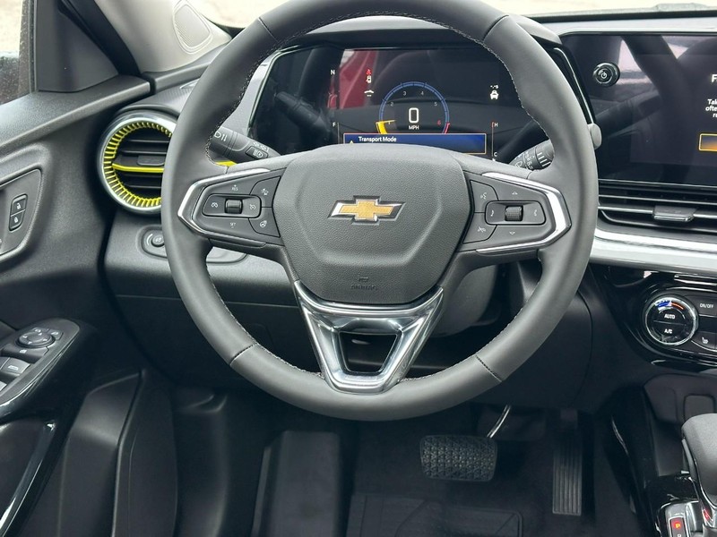 Chevrolet Trax Vehicle Full-screen Gallery Image 6