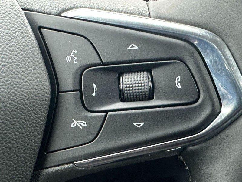 Chevrolet Trax Vehicle Full-screen Gallery Image 12