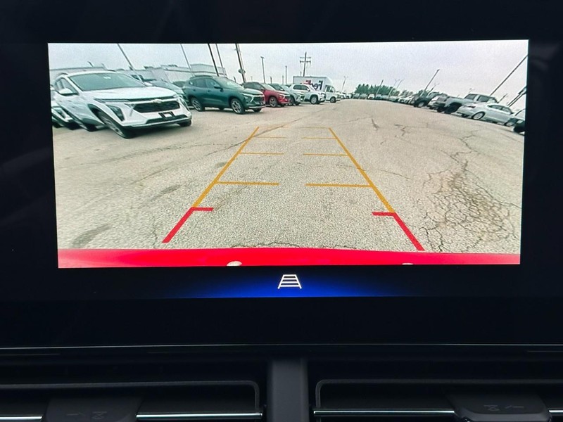 Chevrolet Trax Vehicle Full-screen Gallery Image 14