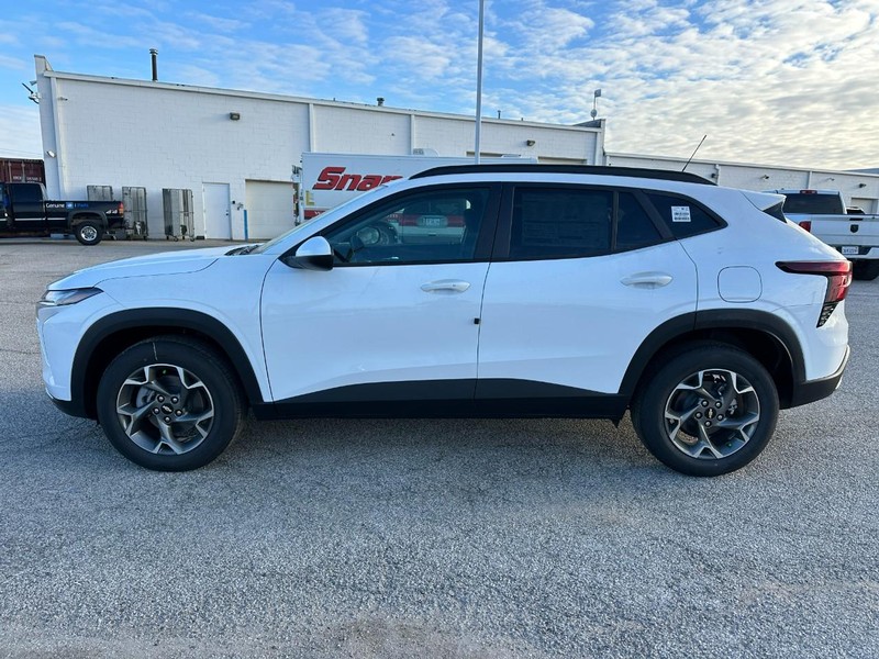 Chevrolet Trax Vehicle Full-screen Gallery Image 2