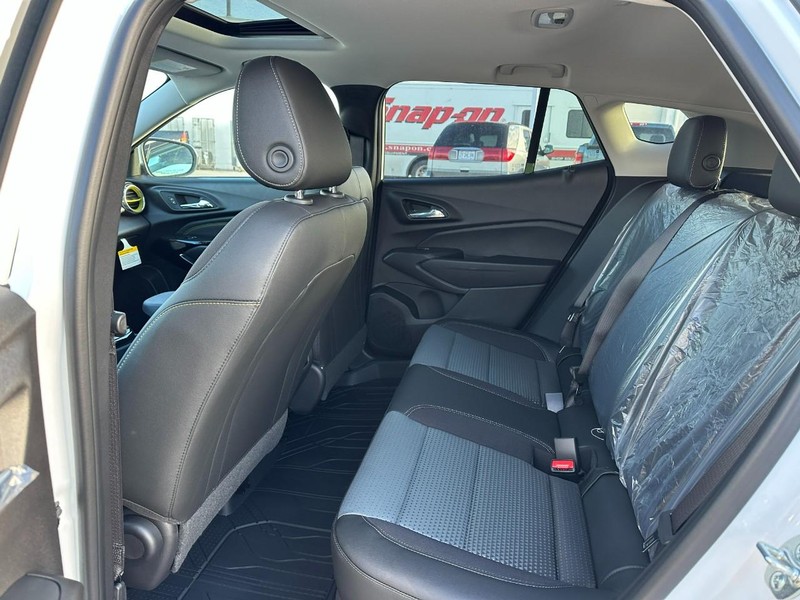 Chevrolet Trax Vehicle Full-screen Gallery Image 4