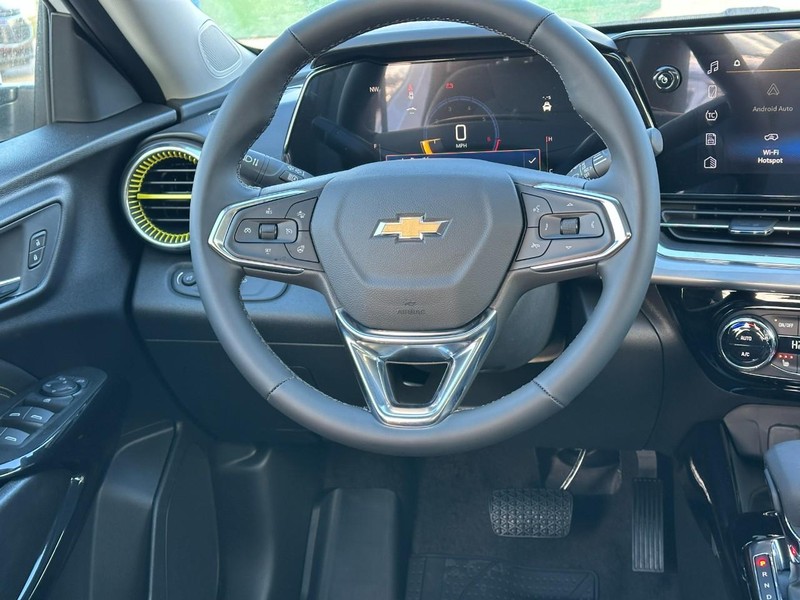 Chevrolet Trax Vehicle Full-screen Gallery Image 7