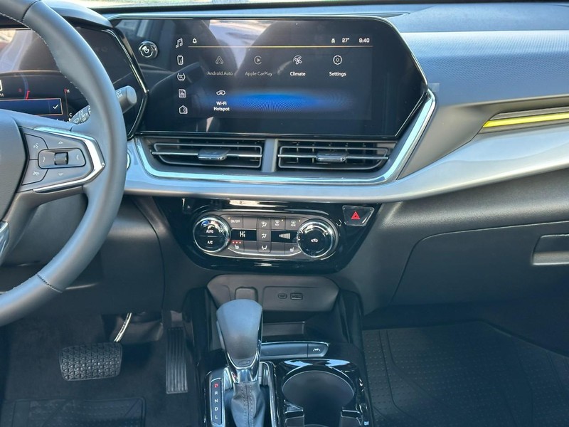 Chevrolet Trax Vehicle Full-screen Gallery Image 8