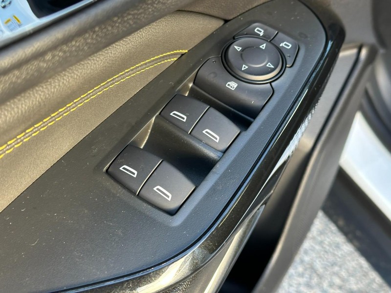 Chevrolet Trax Vehicle Full-screen Gallery Image 10