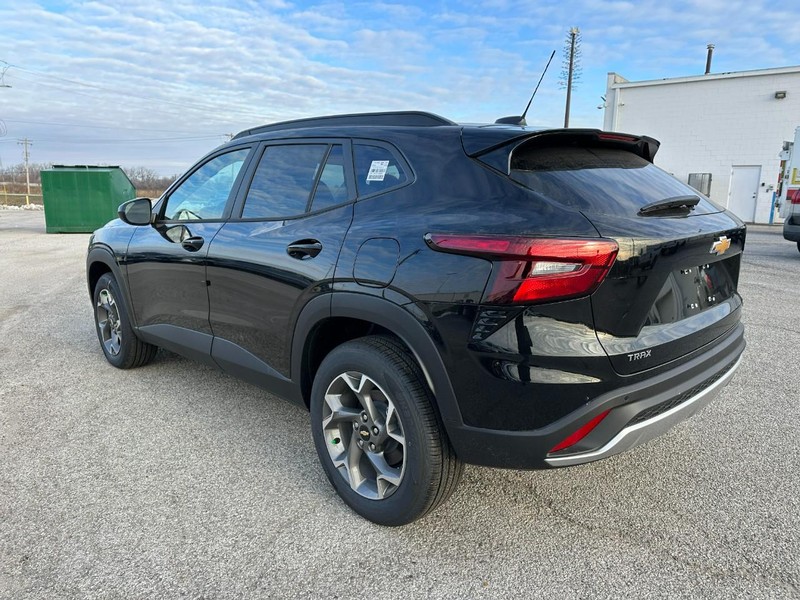 Chevrolet Trax Vehicle Full-screen Gallery Image 3