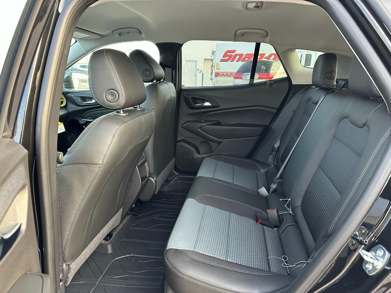 Chevrolet Trax Vehicle Full-screen Gallery Image 4