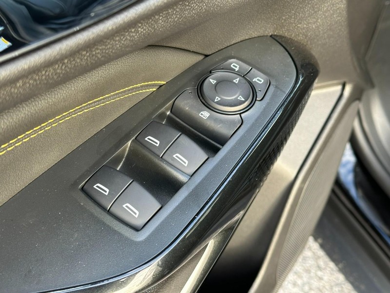 Chevrolet Trax Vehicle Full-screen Gallery Image 9