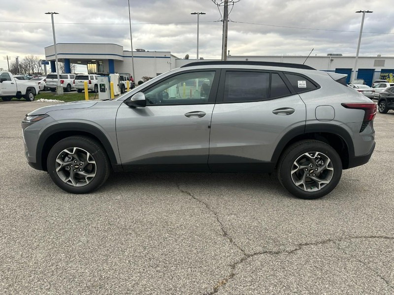 Chevrolet Trax Vehicle Full-screen Gallery Image 2