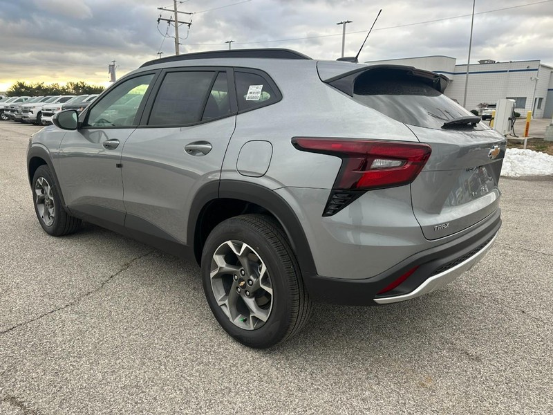 Chevrolet Trax Vehicle Full-screen Gallery Image 3