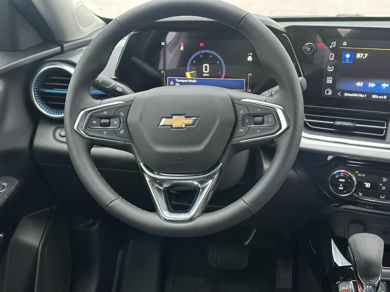 Chevrolet Trax Vehicle Full-screen Gallery Image 6